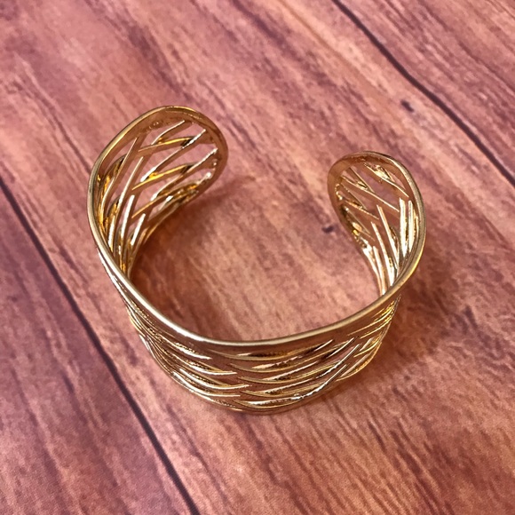 Nw/oT Unbranded Goldtone Lattice Cuff Bracelet - Picture 3 of 6